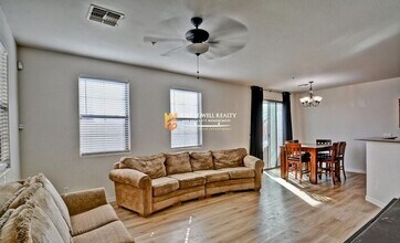 8169 W Groom Creek Rd in Phoenix, AZ - Building Photo - Building Photo