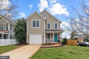 3516 7th St N, Unit Lower Level in Arlington, VA - Building Photo