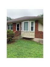 1402 SW Sunset St in Blue Springs, MO - Building Photo - Building Photo