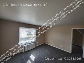 2557 4th St in Trenton, MI - Building Photo - Building Photo