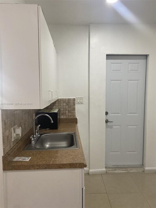 2141 N 58th Ave in Hollywood, FL - Building Photo