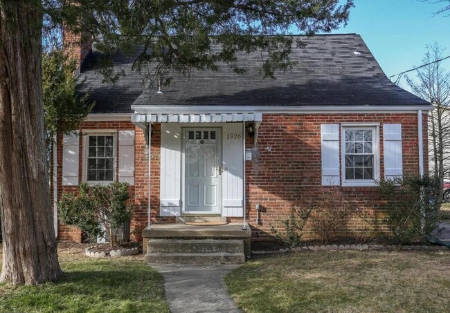 property at 1926 N Underwood St