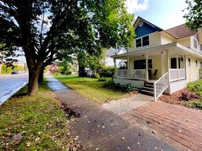 121 S Spruce St in Traverse City, MI - Building Photo - Building Photo