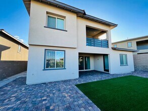 758 Spirit Lake St in Las Vegas, NV - Foto de edificio - Building Photo