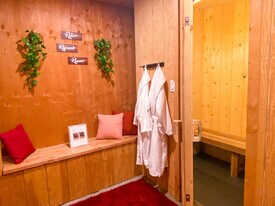 842 Tahoe Keys Blvd, Unit Studio in South Lake Tahoe, CA - Building Photo