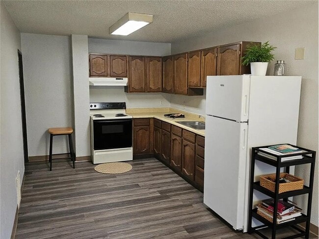 524 N Grant St in Blue Earth, MN - Foto de edificio - Building Photo