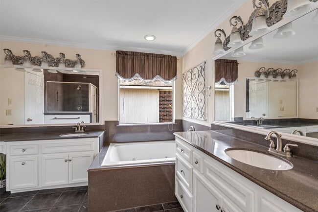 property at 2630 Lakeway Dr