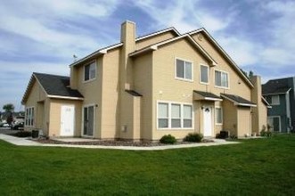 Eldorado Townhomes in Caldwell, ID - Building Photo - Building Photo