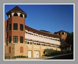 715 Hill St, Unit 302 in Madison, WI - Building Photo