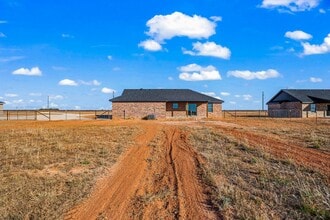 317 North F M 789 in Slaton, TX - Building Photo - Building Photo