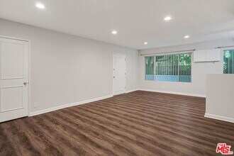 1006 Havenhurst Dr in Los Angeles, CA - Building Photo - Building Photo