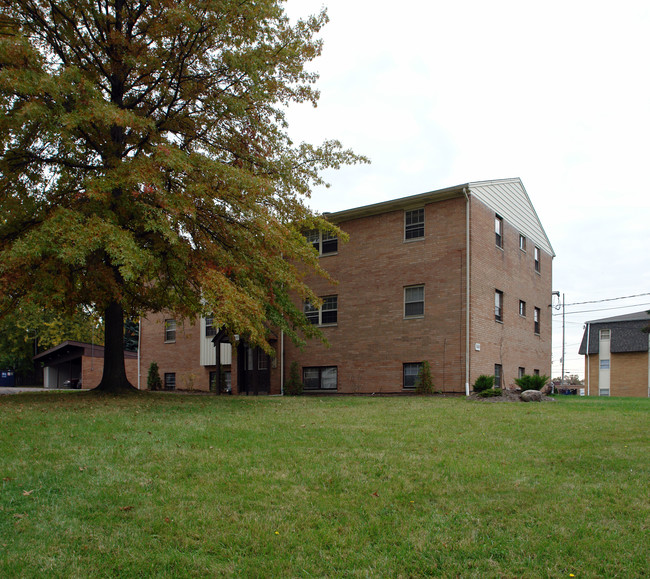 Green Acres Apartments in Youngstown, OH - Building Photo - Building Photo