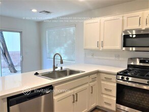 539 Eresma St in Henderson, NV - Building Photo - Building Photo