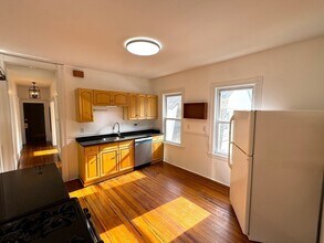 67 Washburn Ave in Cambridge, MA - Building Photo - Building Photo