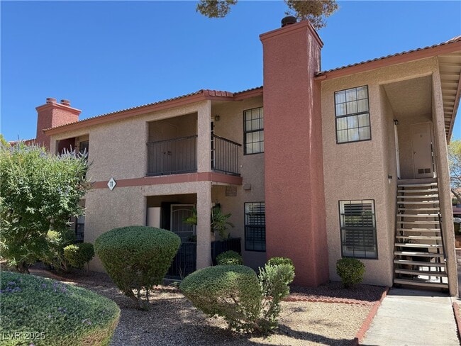 property at 5576 W Rochelle Ave.