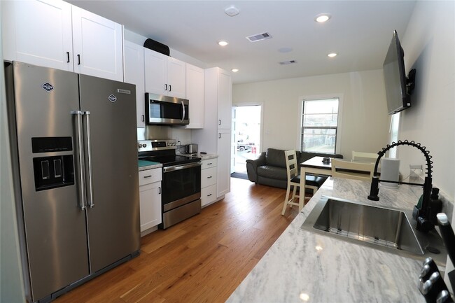 5506 Avenue Q in Galveston, TX - Foto de edificio - Building Photo