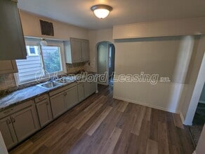 413 Niagara Rd in Vermilion, OH - Foto de edificio - Building Photo