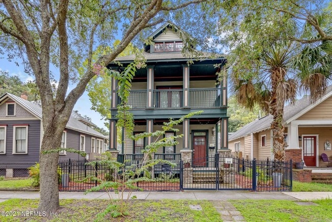 property at 1435 N Liberty St