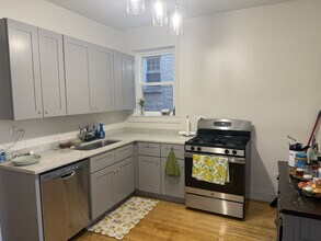 1614 W Wallen Ave, Unit 2nd Floor in Chicago, IL - Building Photo - Building Photo