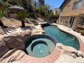 5006 Palmera Dr in Oceanside, CA - Foto de edificio - Building Photo
