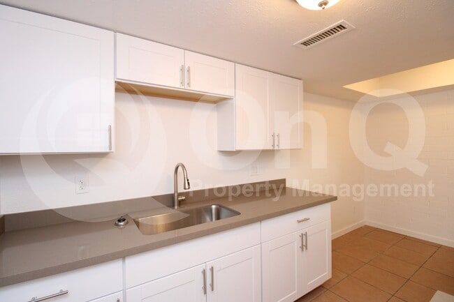1464 N 54th Ave in Phoenix, AZ - Building Photo - Building Photo