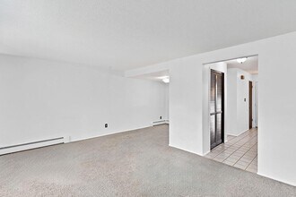 2721 Patterson Rd in Grand Junction, CO - Building Photo - Building Photo