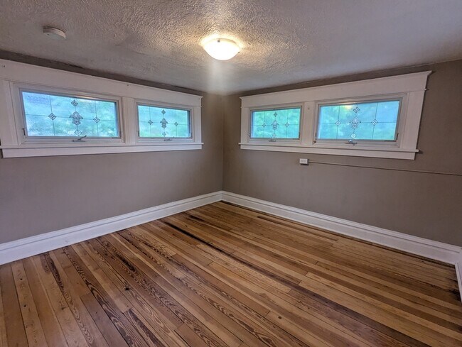 412 W César E. Chávez Ave in Lansing, MI - Building Photo - Building Photo