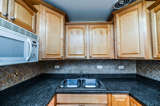 4600 N Cumberland Ave, Unit Apt. 114 in Chicago, IL - Building Photo - Building Photo