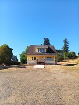 2962 Wintel Rd S in Jefferson, OR - Building Photo