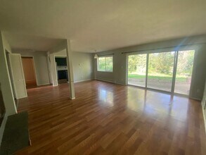 1105 Lincoln St in Oregon City, OR - Building Photo - Building Photo