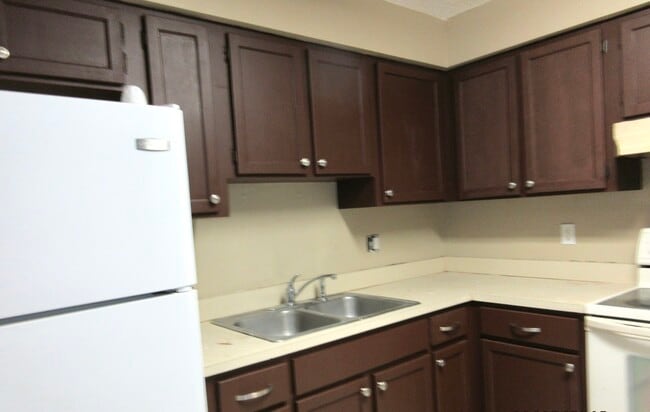 932 Beau Ct in Orange City, FL - Foto de edificio - Building Photo