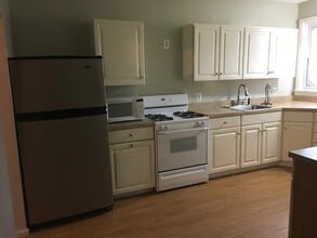 811 5th St, Unit 811 in Oakmont, PA - Building Photo - Building Photo
