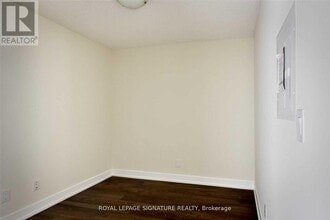 2 Eva Rd in Toronto, ON - Building Photo - Building Photo