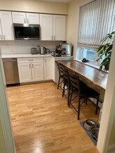 1310 Maple Ave, Unit 2C in Evanston, IL - Building Photo - Building Photo