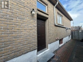 9 Valmount Ave in Toronto, ON - Building Photo - Building Photo