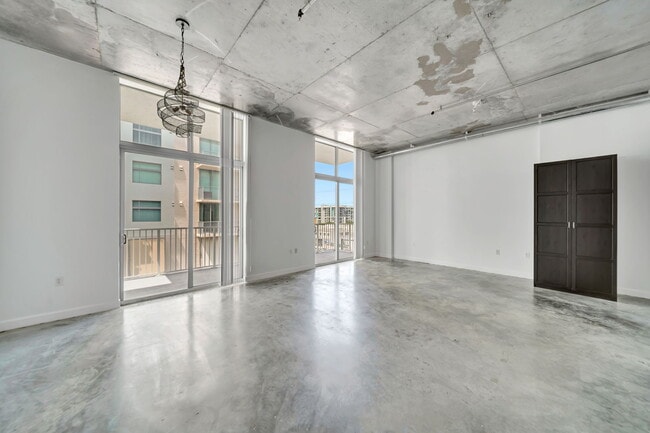 property at 2100 Van Buren St