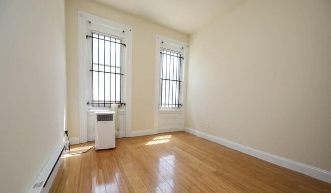 1630 N Sydenham St, Unit 1 in Philadelphia, PA - Building Photo - Building Photo