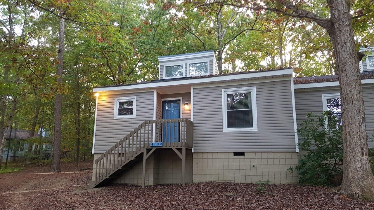 4702 Cornwall Plz, Unit 4702 in Raleigh, NC - Foto de edificio