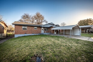 5860 NW Dearborn Ave in Lawton, OK - Building Photo