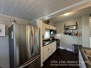 3704 42nd Ave S in Minneapolis, MN - Building Photo - Building Photo