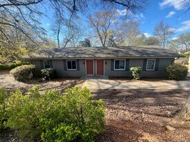 114 Calhoun St in Clemson, SC - Building Photo