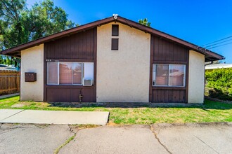 444 Claydelle Ave in El Cajon, CA - Building Photo - Building Photo