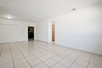 1531 NW 34th Ave in Miami, FL - Building Photo - Building Photo