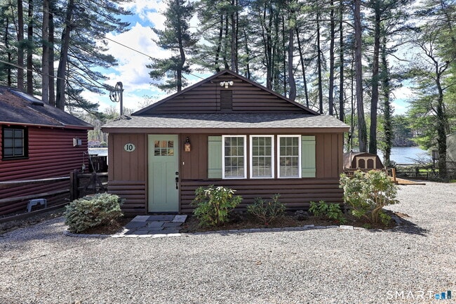 10 Old Pinewood Trail in Trumbull, CT - Building Photo - Building Photo