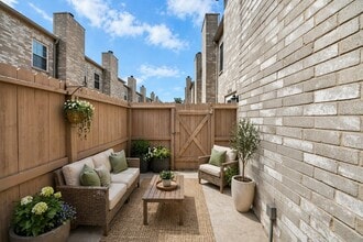 3218 Holly Hall St in Houston, TX - Building Photo - Building Photo