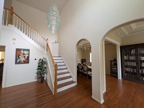 1317 NW Mayfield Rd, Unit Luxury Lower-Level Suite in Portland, OR - Building Photo - Building Photo