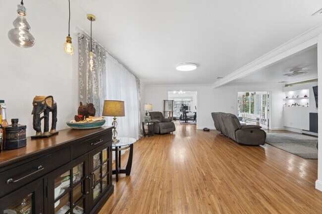 52 Hillside Ave in Tenafly, NJ - Building Photo - Building Photo