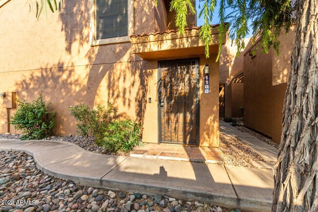 5640 Bell Rd-Unit -1100 in Scottsdale, AZ - Building Photo - Building Photo