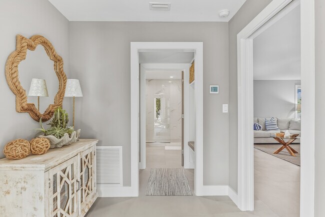 165 1st St E in Boca Grande, FL - Building Photo - Building Photo