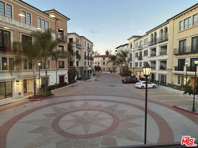 23500 Park Sorrento in Calabasas, CA - Foto de edificio - Building Photo